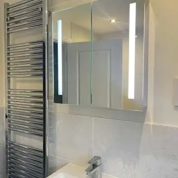 Emielia Battery Powered Illuminated LED Mirror Cabinet 600x600mm