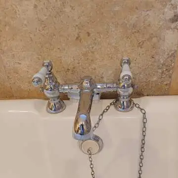 Beauly Traditional Chrome Bath Filler