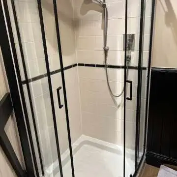 London Matt Black 6mm Quadrant Shower Enclosure 900x900mm