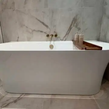 Camden 1700mm Curved Back To Wall Bath