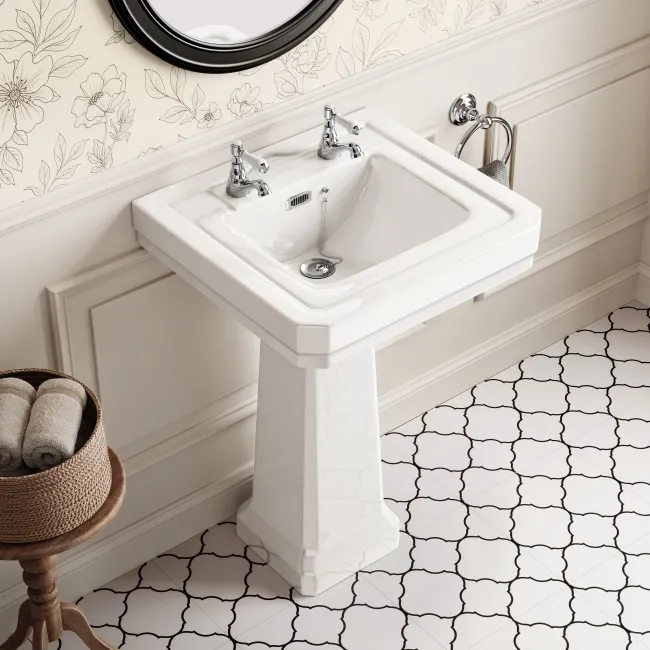 Enid Traditional Close Coupled Toilet With Gloss White Wooden Seat & Pedestal Basin - Double Tap Hole
