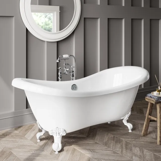 Tonbridge 1600mm Roll Top Bath - White Ball Feet
