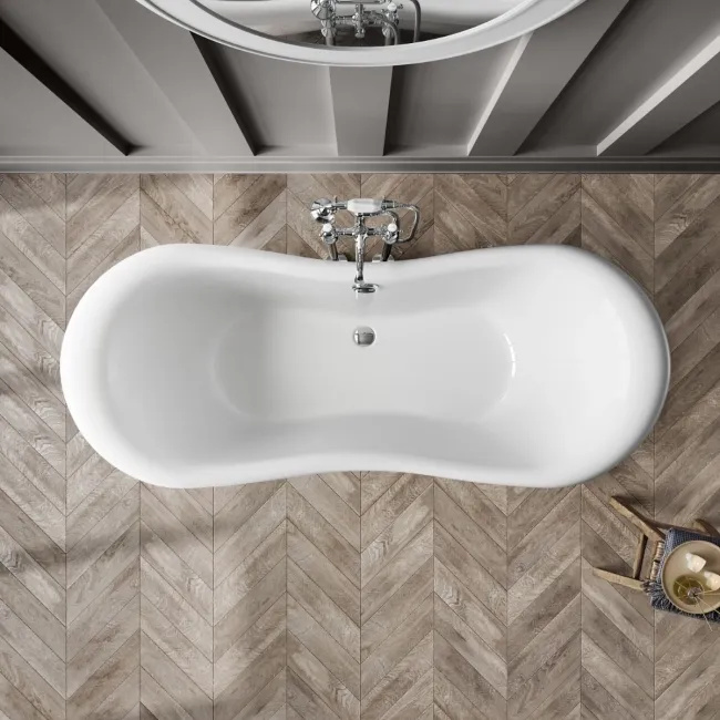 Tonbridge 1600mm Roll Top Bath - Chrome Claw Feet
