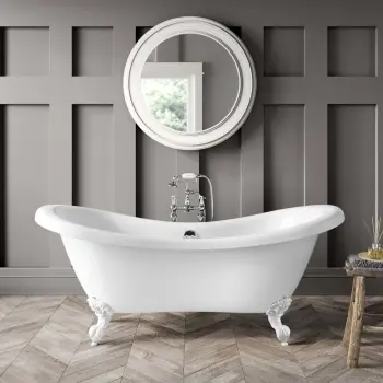 Tonbridge 1600mm Roll Top Bath - White Ball Feet