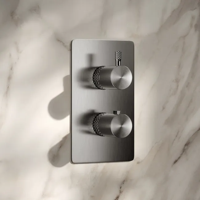 Suir Premium Brushed Gunmetal Round Thermostatic Shower Set with Knurled Detailing