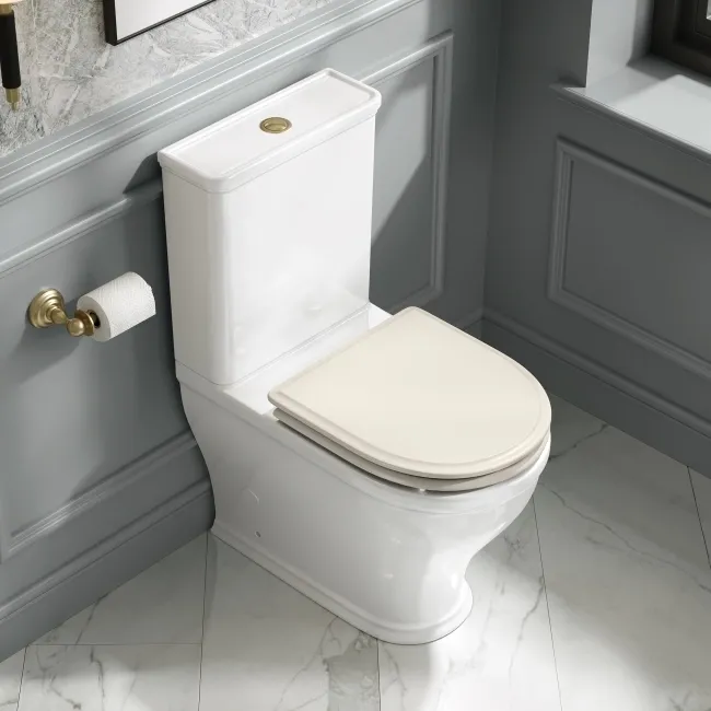 Kansas Traditional Rimless Close Coupled Toilet With Chalk White Wooden Seat - Brushed Brass Hinges