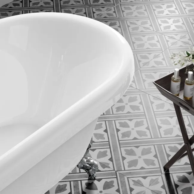 Grosvenor 1800mm Roll Top Bath - Chrome Ball Feet