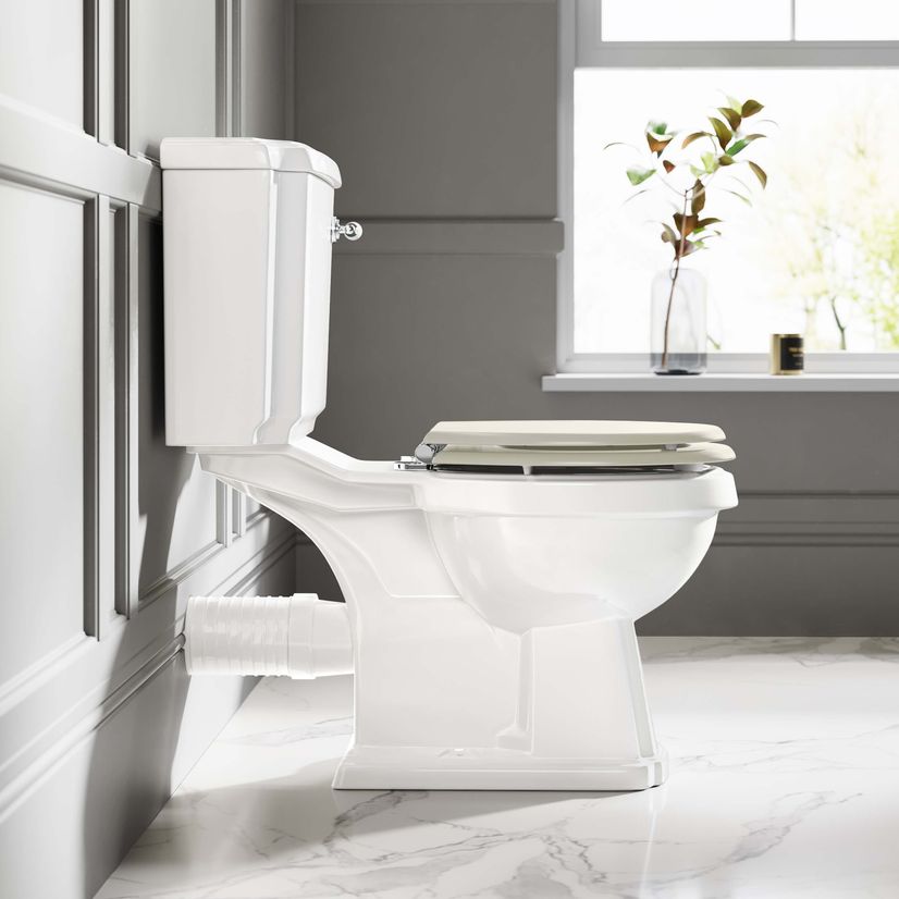 Hudson Traditional Close Coupled Toilet With Chalk White Wooden Seat