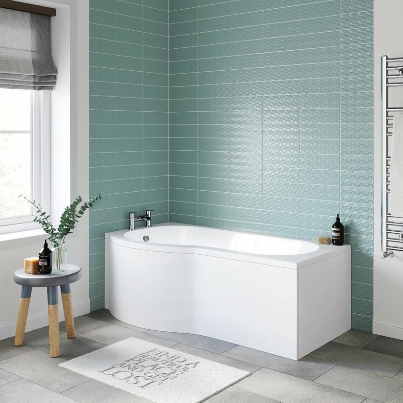 P Shaped 1600 Bath with Front Panel - Left Handed